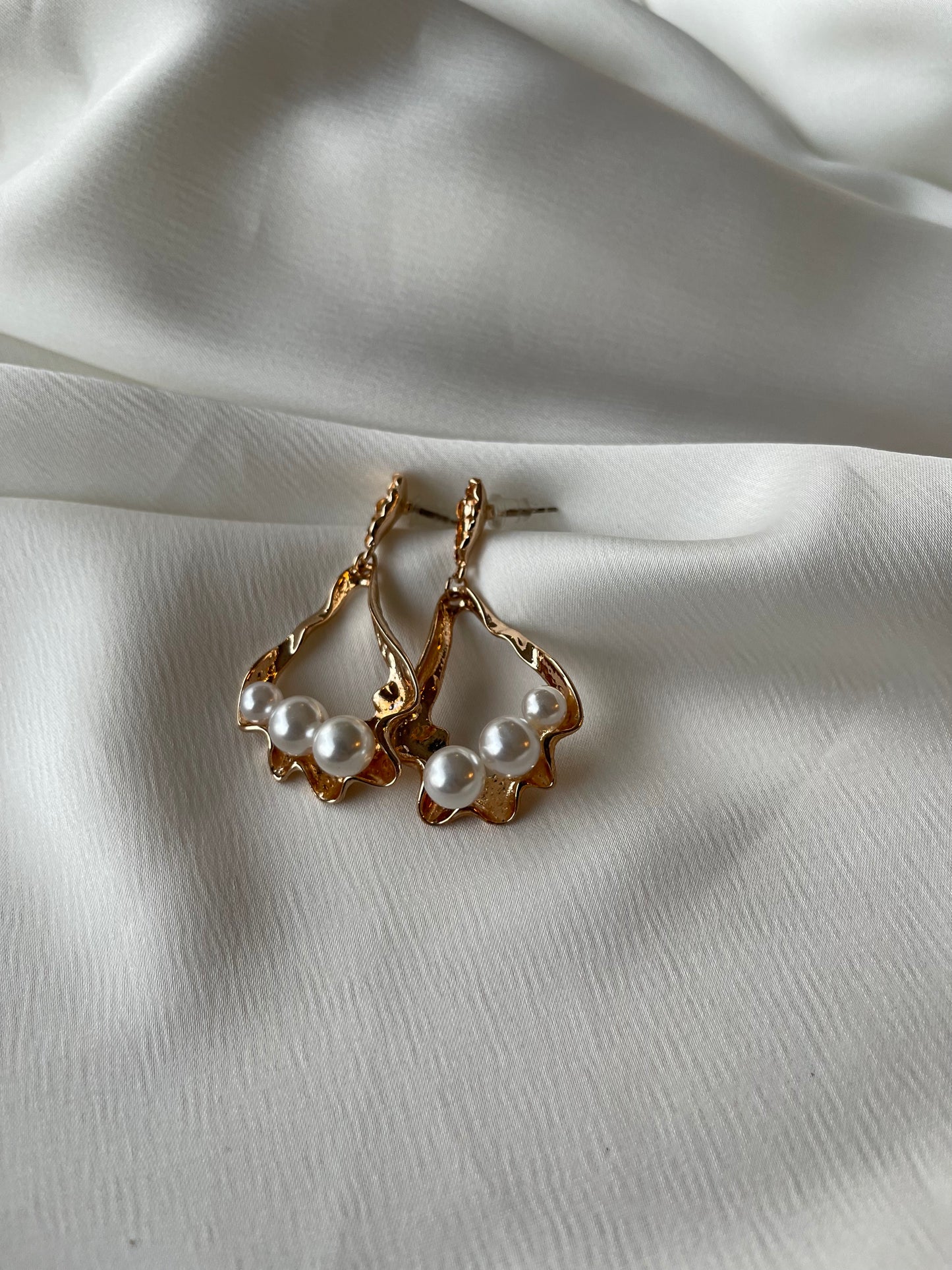 Golden Trinity 3D Pearl Earrings